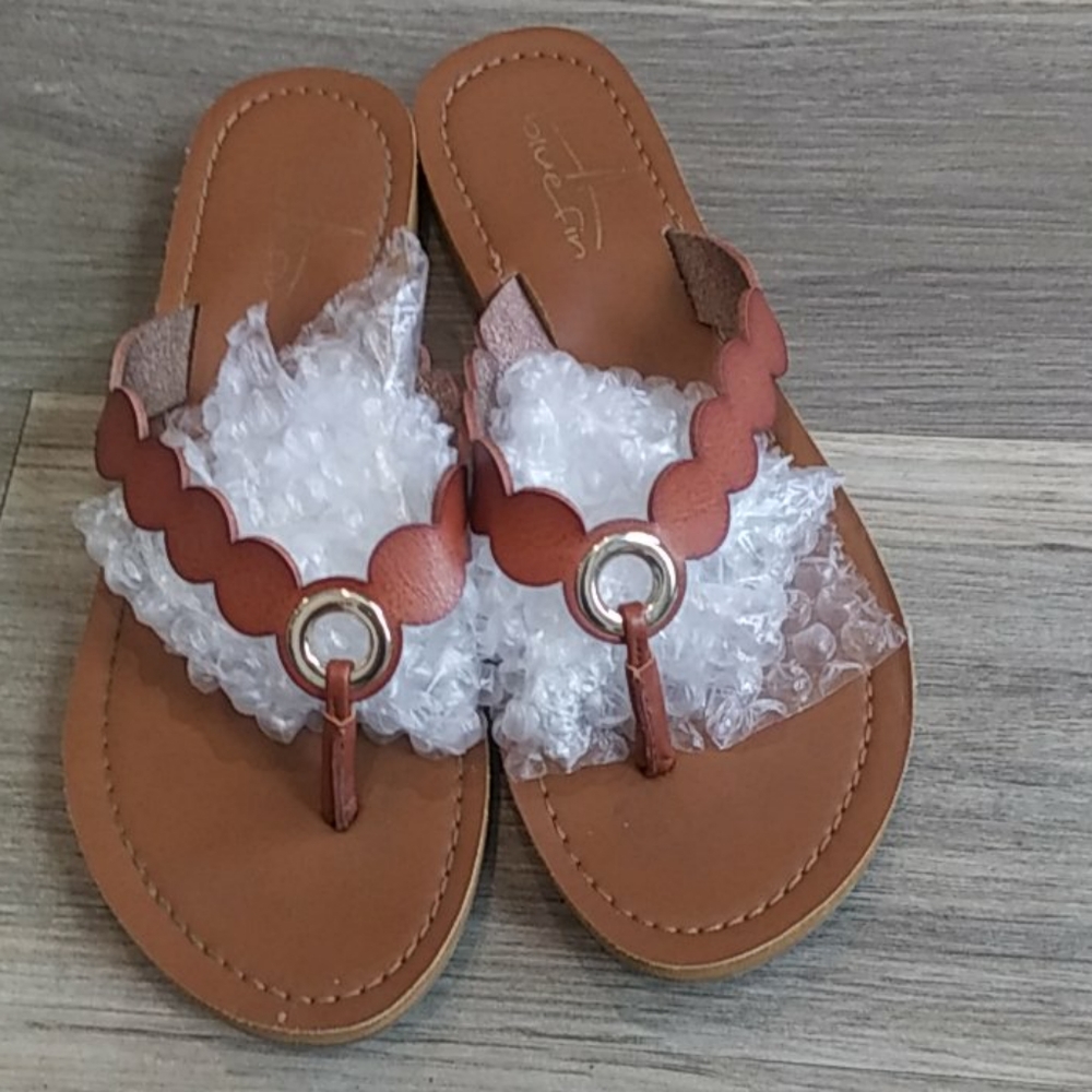 Russet brown Blue Fin sandles . Size 7.